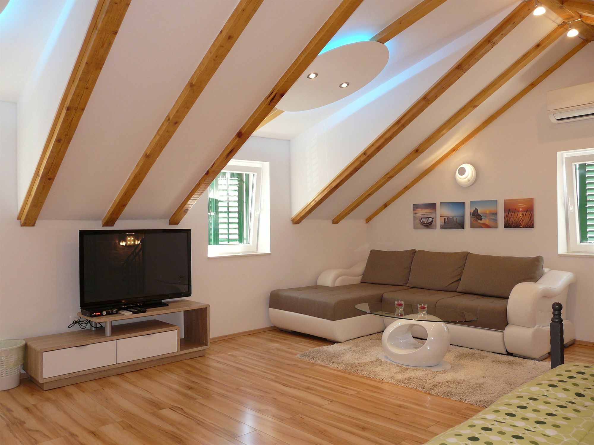 House Sandra Pensión Split